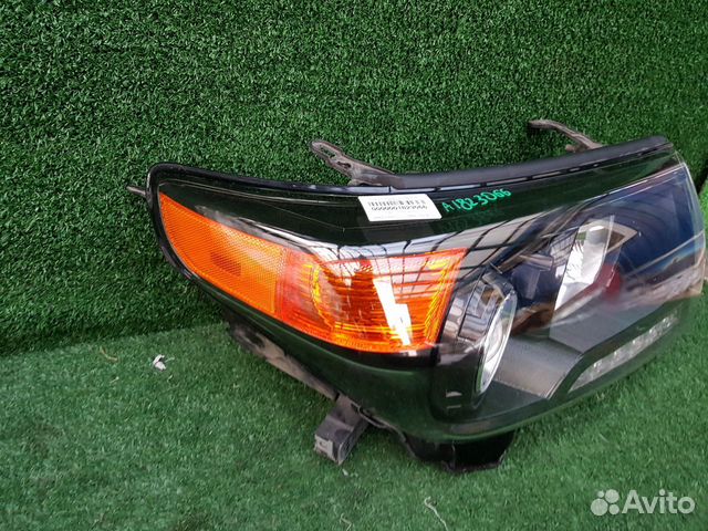Фара правая Toyota Land Cruiser 200 Brownstone (12