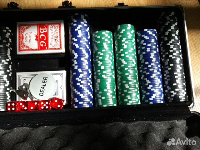 Набор для покера (чемодан, 500 фишек) Набор для покера (чемодан, 500 фишек)