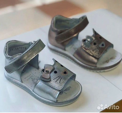 Новые детские летние босоножки Новые детские летние босоножки