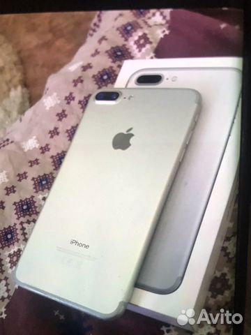 Телефон iPhone 7+