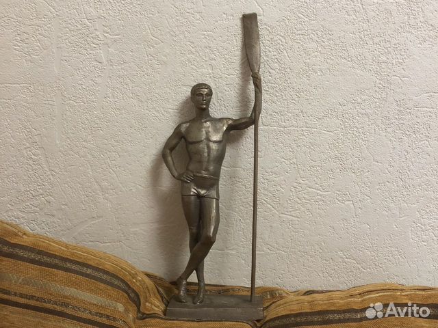Статуэтка Статуэтка