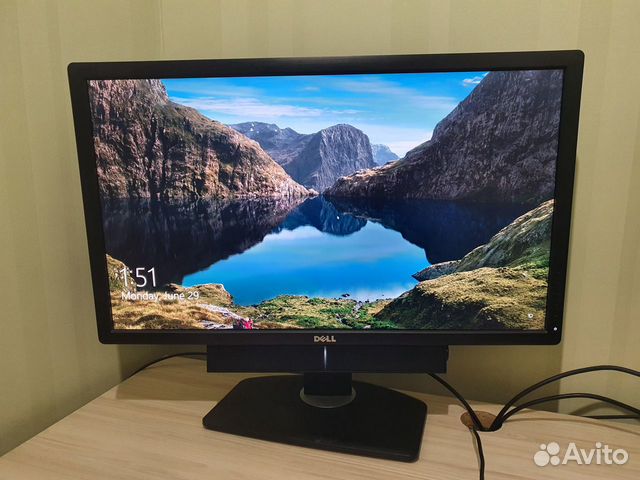 Dell UltraSharp U2713H + колонки Dell AX510 Dell UltraSharp U2713H + колонки Dell AX510