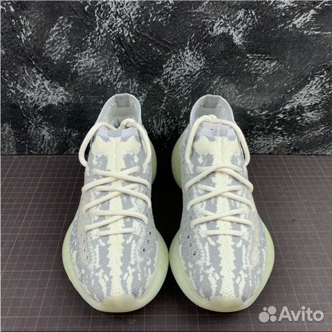 Кроссовки Adidas Yeezy Boost Кроссовки Adidas Yeezy Boost