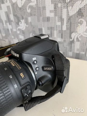 Зеркальный фотоаппарат Nikon 5100 с объективом и ч Зеркальный фотоаппарат Nikon 5100 с объективом и ч