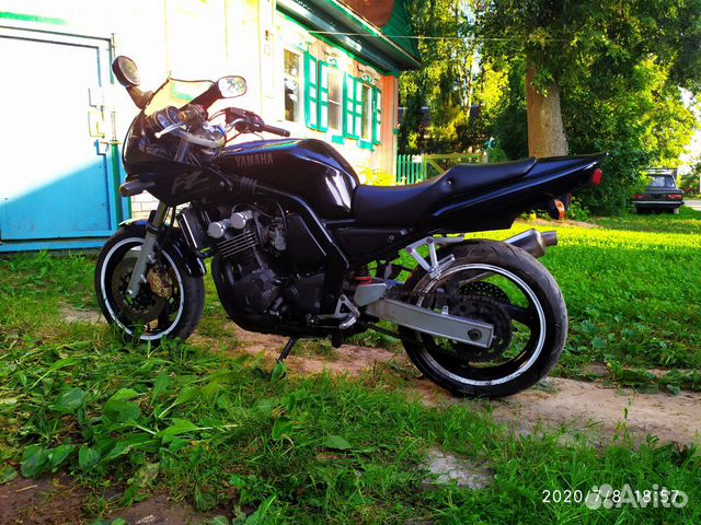 Yamaha FZ400