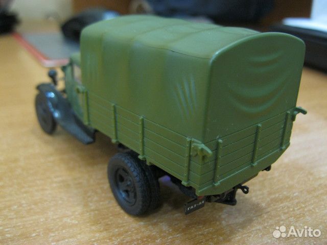 Модель 1/43 газ-аа 