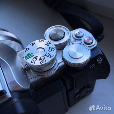 Продам беззеркальный фотоаппарат Olympus OM-D E-M1 Продам беззеркальный фотоаппарат Olympus OM-D E-M1