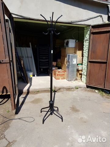 Продам вешалку напольную, цвет черный Продам вешалку напольную, цвет черный