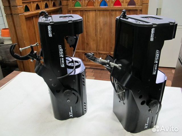 Сканеры светомузыкальные robe scan 250 xt бу 2шт Сканеры светомузыкальные robe scan 250 xt бу 2шт