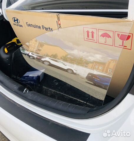 Боковое стекло