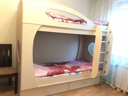 Кровать двухъярусная