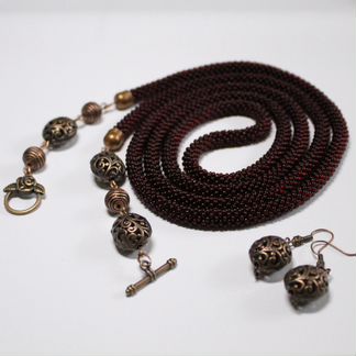 Жгут-лариат из бисера бордовый