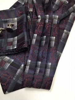 Новый галстук-аскот, паше и запонки фиолетовые