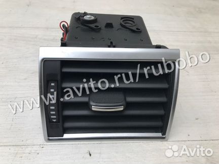 Дефлектор центральный правый Audi A8 D3 BHT 2005