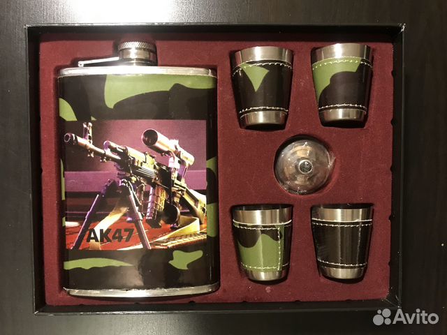 Фляжка, рюмки. Мужской подарочный набор: