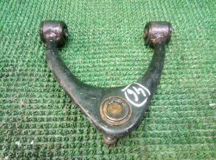 Рычаг подвески передний левый Toyota Mark 2 GX100