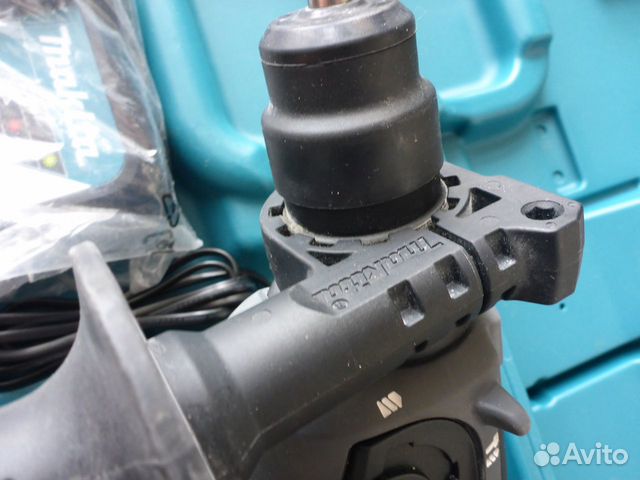 Перфоратор makita dhr202rfe+новый аккум