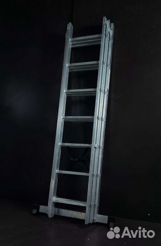 Мощная алюминиевая трёхсекционная лестница 4,5 м