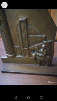 Статуэтка бронзовая