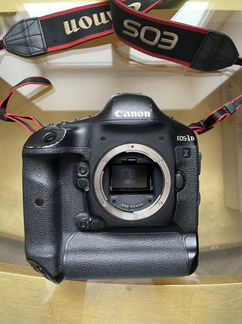 Зеркальный фотоаппарат