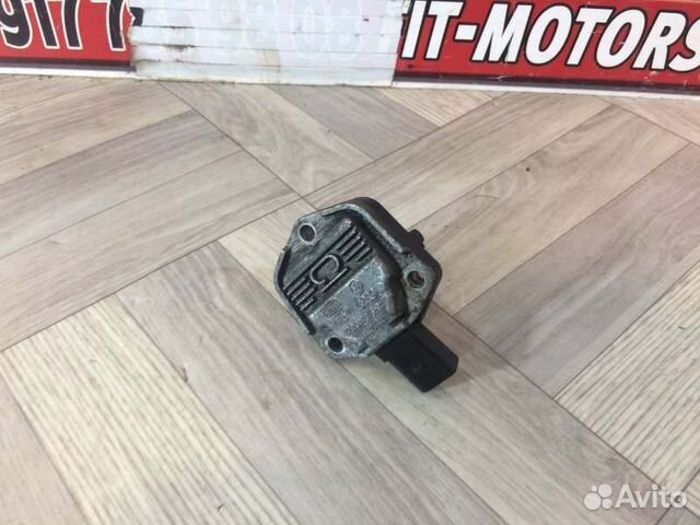 Датчик уровня масла Volkswagen Passat B6 BVY