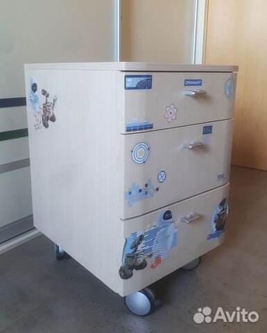 Тумба на колесах