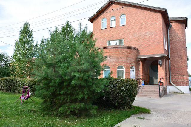 Коттедж 420 м² на участке 10 сот.