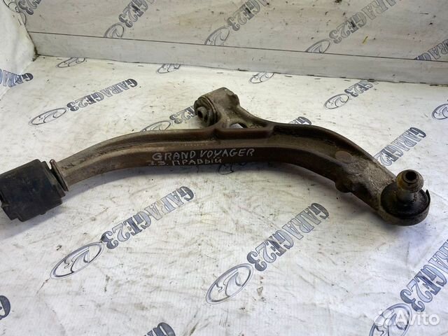 Рычаг правый Chrysler Grand Voyager