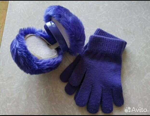 Шапки детские и взрослые, перчатки