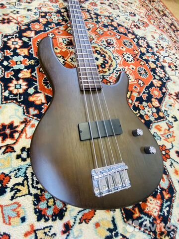 Бас гитара Cort