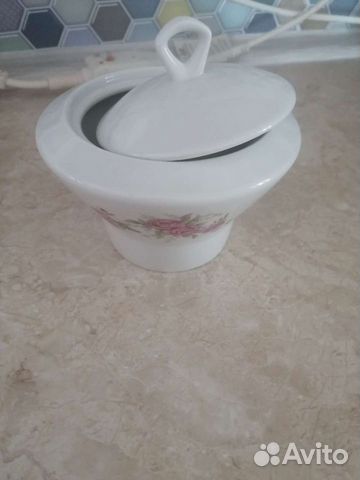 Сахарницы и чайник