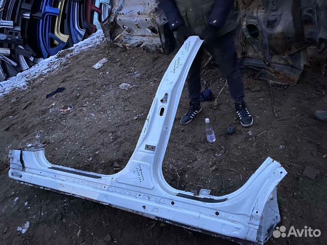 Левый порог со стойкой Infiniti Fx50 Qx70 s51