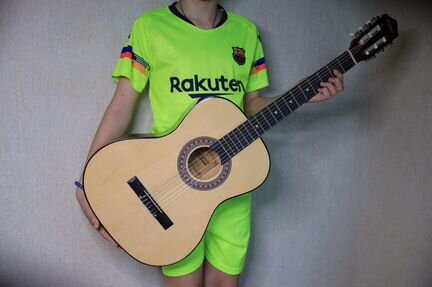 Новая классическая шестиструнная гитара