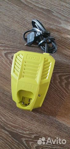 Зарядное устройство Ryobi 12в