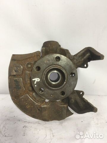 Правый поворотный кулак VolksWagen Golf 4