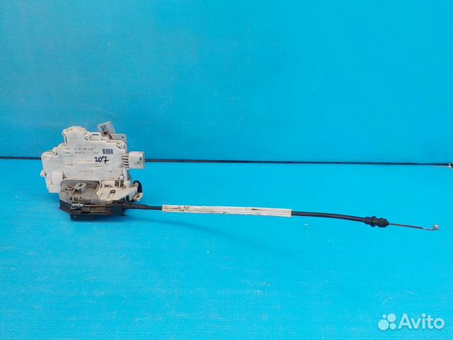 Замок двери задней правой volkswagen Passat B7 201