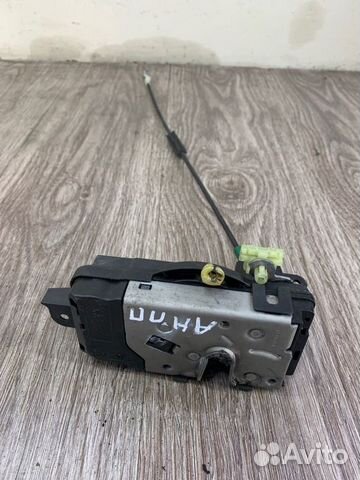 Замок двери передний правый Opel Astra H