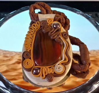 Колье из кожи с натуральным агатом