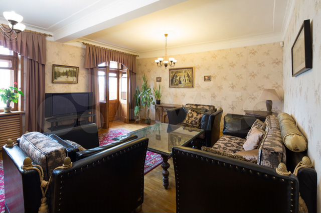 3-к. квартира, 100 м², 4/5 эт.