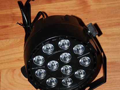 Прожектор Involight LED Par36 и 12 LED Par Light