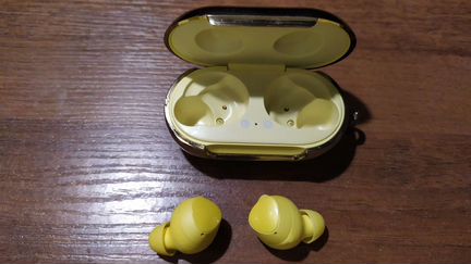 Bluetooth гарнитура samsung buds