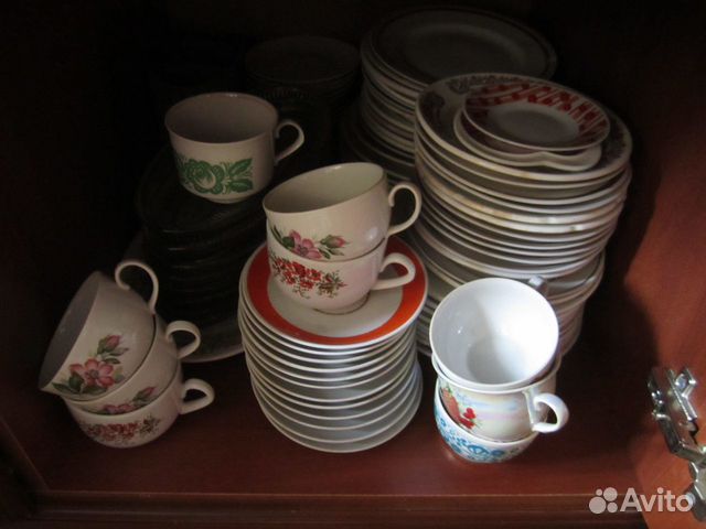 Тарелки,Селедочницы и чайные чашки