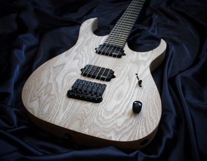 Продам мастеровую гитару