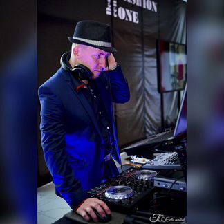 Dj / DJ+Ведущий (2 в 1) с оборудованием