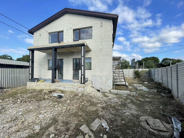 Дом 140 м² на участке 4 сот.