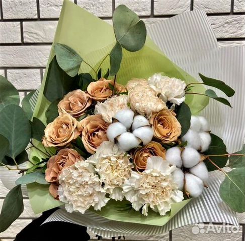 Розы кофейные и эвкалипт букет №452