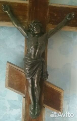 Бронзовая фигура Христа