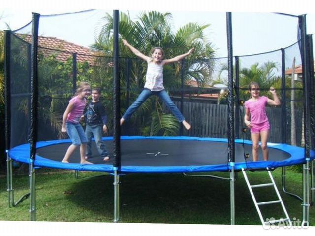 Батут с сеткой для дачи Новые