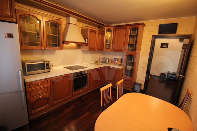 2-к. квартира, 71 м², 3/10 эт.