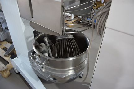 Планетарный миксер Electrolux BMX60